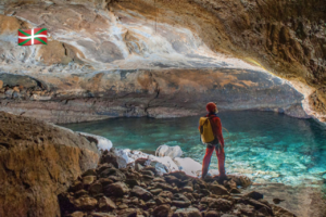 Spéléologie dans la grotte de la Verna – aventure souterraine au Pays basque
