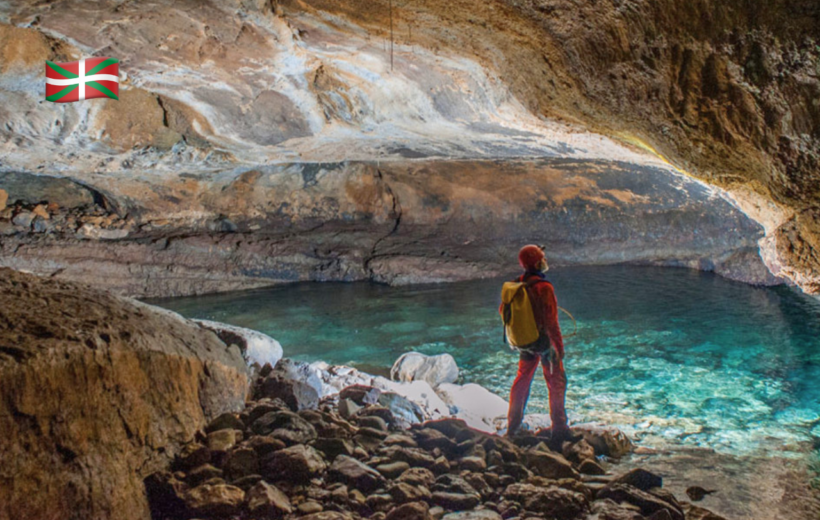 Spéléologie dans la grotte de la Verna – aventure souterraine au Pays basque